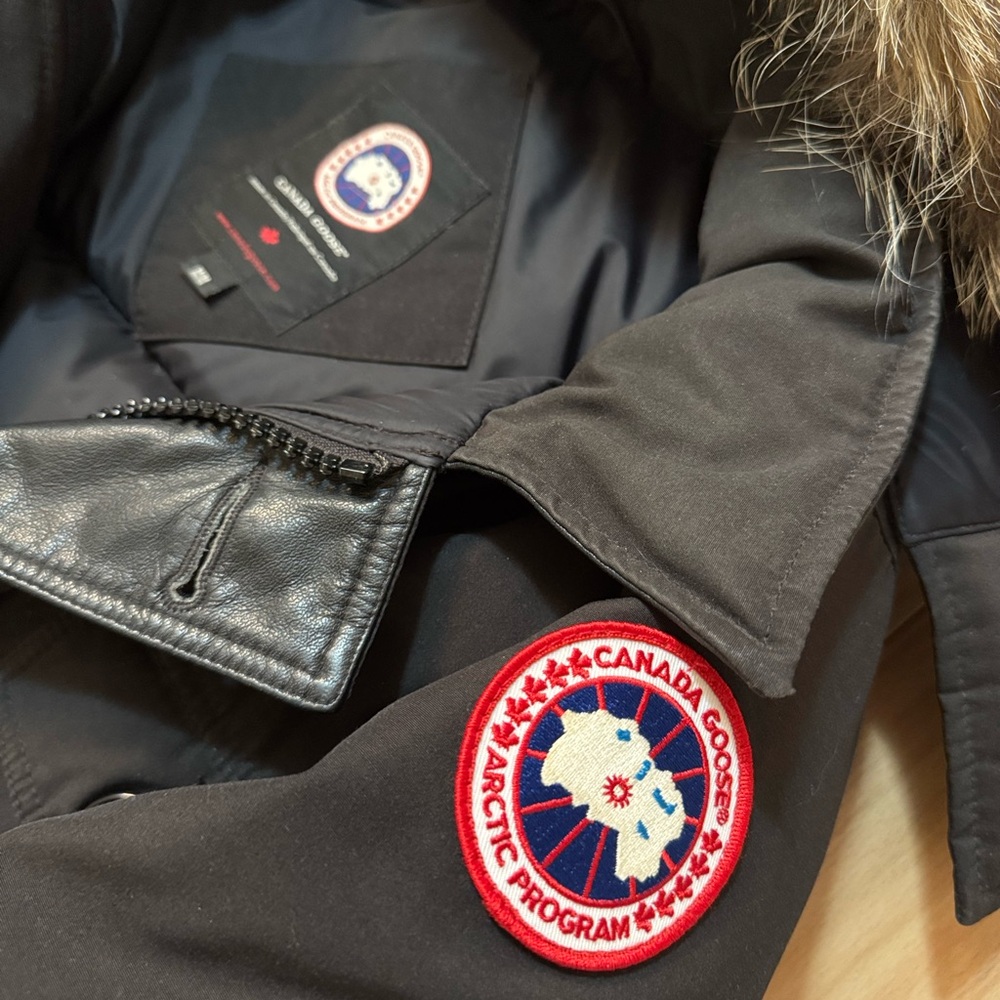 Canada Goose Banff parka Black Jacket with Fur Trim